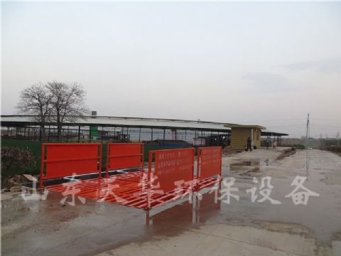 點(diǎn)擊查看詳細(xì)信息<br>標(biāo)題：中鐵建3.7*5標(biāo)準(zhǔn)洗車(chē)機(jī)案例 閱讀次數(shù)：2678