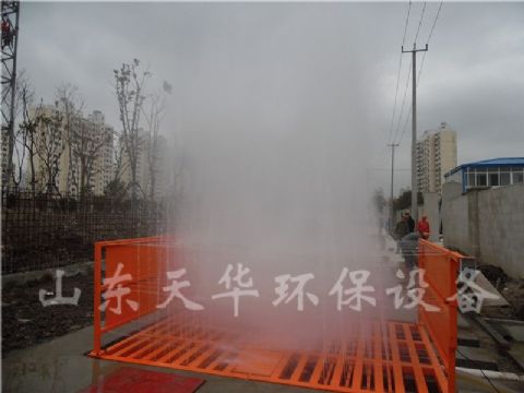 點(diǎn)擊查看詳細(xì)信息<br>標(biāo)題：標(biāo)準(zhǔn)型工程洗車(chē)機(jī)清洗效果 閱讀次數(shù)：5001